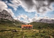 57 CLOUD SHOW by Mike Robinson